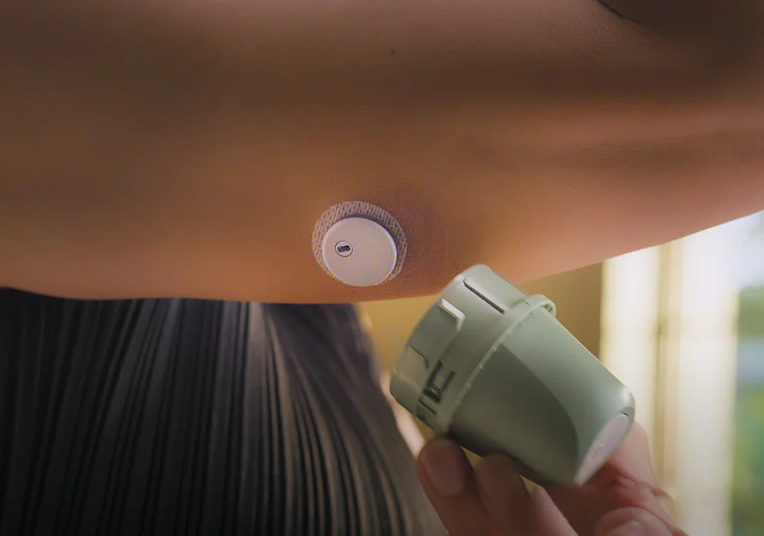 LinX CGM - Aplicare rapidă și complet nedureroasă Sistem de aplicare All-in-One LinX CGM - montare rapidă și fără durere în câteva secunde